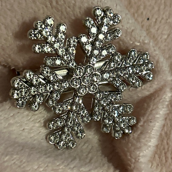Rhinestone Costume Jewelry Snowflake Christmas Barrette Silver W/rhynstones New - Picture 1 of 8